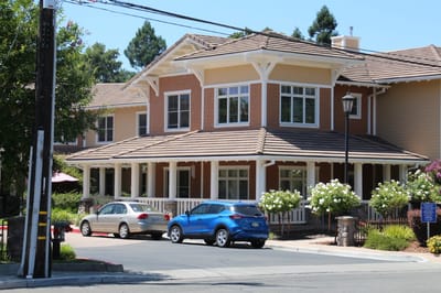 Exterior view of Sunrise of Carmichael with parking