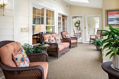 A cozy common area with comfortable seating