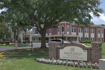 Exterior view of Spring Hills Hunters Creek facility