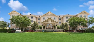 Exterior view of Washington Pointe Las Colinas