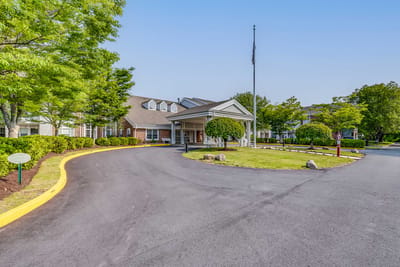 Entrance view of Solstice Senior Living at Groton