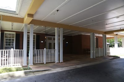 Front entrance of The Retreat at Cascade