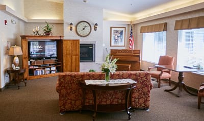 Cozy common area with furniture and decorations