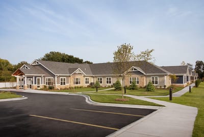 Exterior view of the White Oaks at McHenry facility