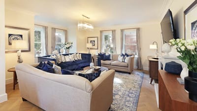 Cozy common area with comfortable seating.