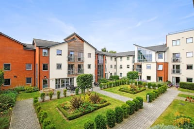 Outdoor courtyard of a retirement living facility