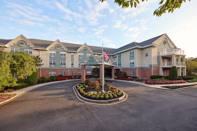 Exterior view of Brandywine Howell senior living facility