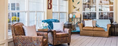 Cozy common area with comfortable seating