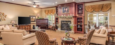 Well-furnished common area with comfortable seating
