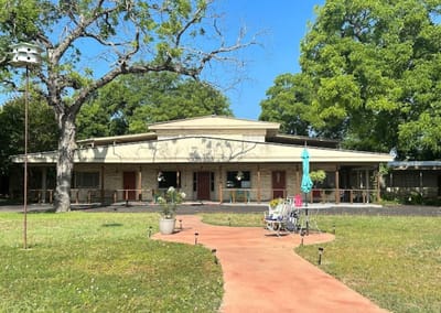Exterior view of Silver Creek Assisted Living facility