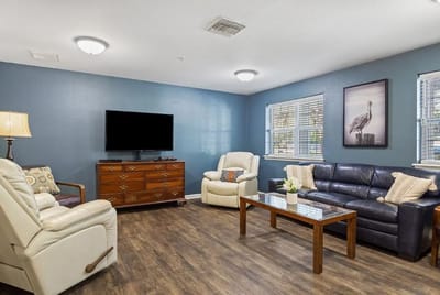 Cozy common area with comfortable seating
