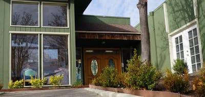Exterior view of the Heatherwood Memory Care entrance