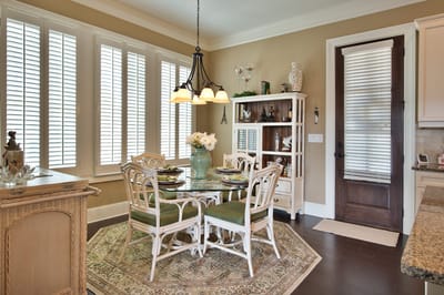 Bright dining area with elegant furnishings
