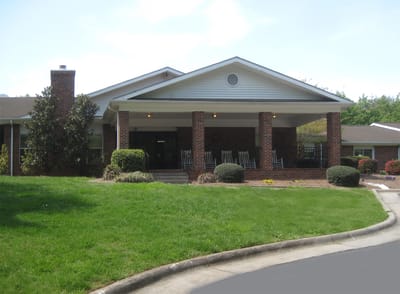 Exterior view of the Magnolia Creek assisted living facility