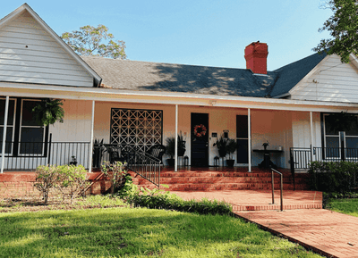 Exterior view of Assisted Living at Lady's House entrance