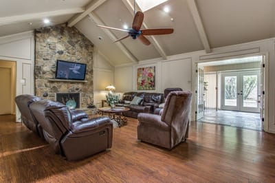 Cozy common area with comfortable seating