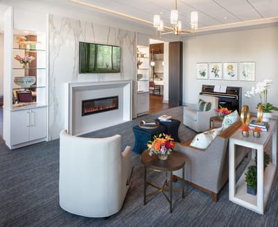 Bright, welcoming common area with modern furnishings