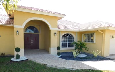 Exterior view of Hibiscus Palace Assisted Living Facilities