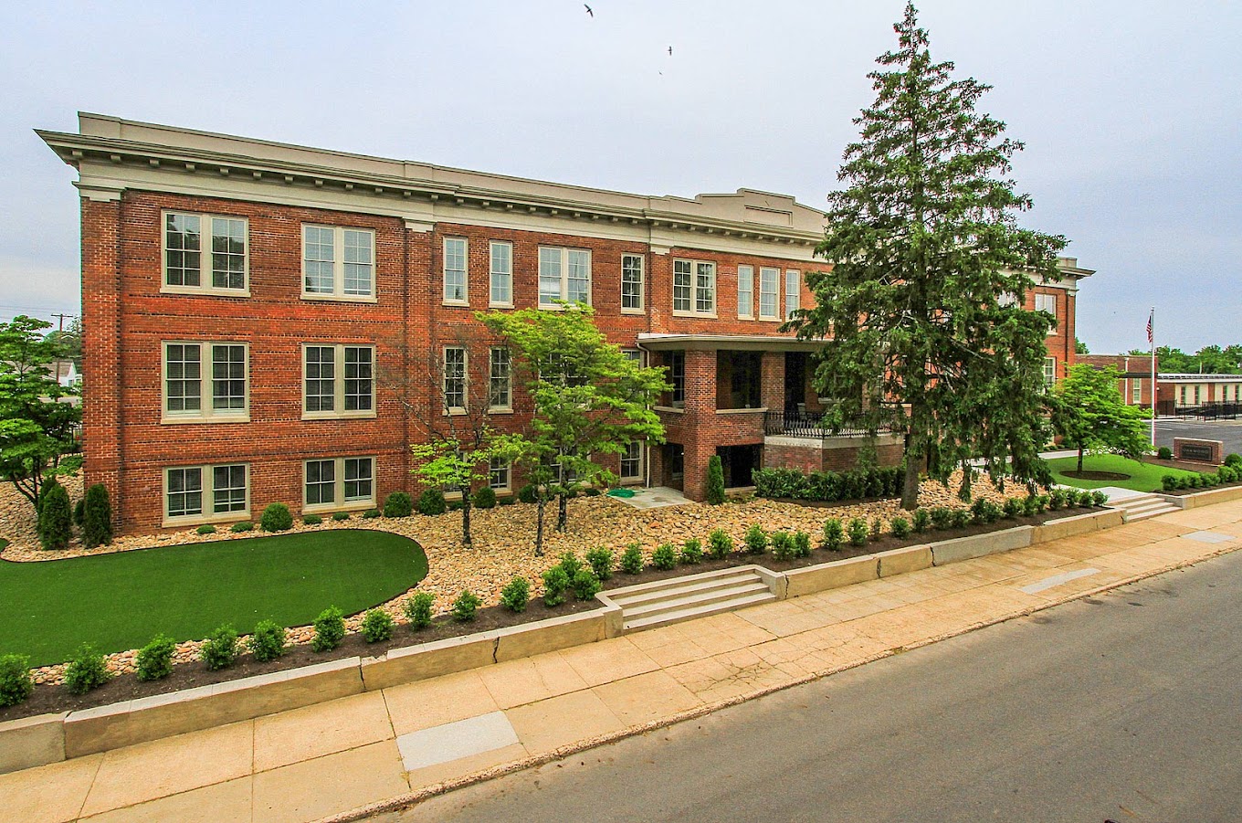 Exterior view of Oakwood Senior Living building