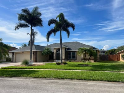 Exterior view of Villa Lea At Viera facility