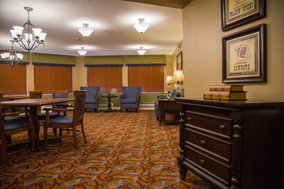 Common area with seating and decorative elements