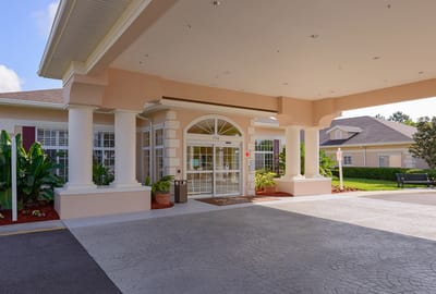 Front entrance of Life Care Center of Winter Haven