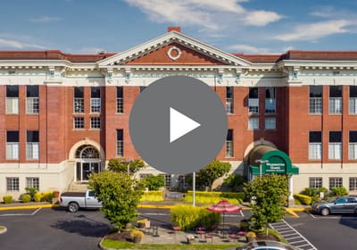 Exterior view of Washington Oakes assisted living facility