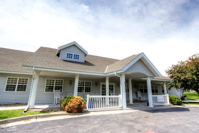 Front exterior of Amelia Senior Living facility