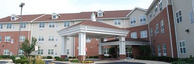 Front entrance of Heritage Woods of Bolingbrook