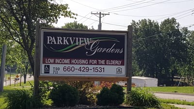 Sign for Parkview Gardens Apartments outside facility