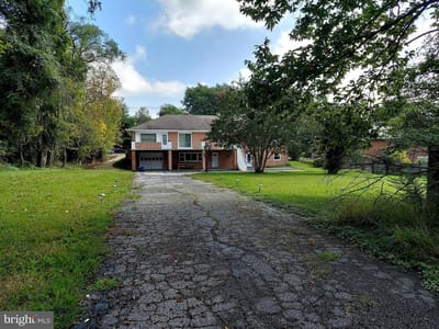 Exterior view of Sunny Side Manor Communities III