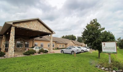 Exterior view of Lakewood Assisted Living building
