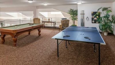 Common area with pool table and table tennis