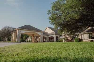 Exterior view of Eagle Crest Villa Senior Living
