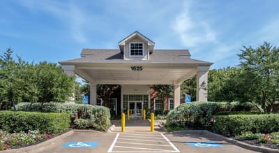 Front entrance of Dogwood Trails Assisted Living