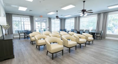 Empty seating arrangement in a common area