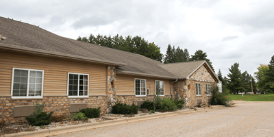 Exterior view of Lakewood Assisted Living building