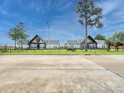 Exterior view of SilverCrest Assisted Living facility