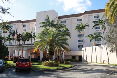 Exterior view of Garden Plaza at Inverrary