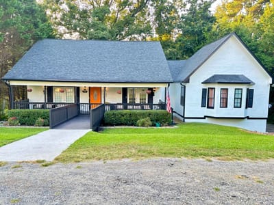Exterior view of Ridge Manor Residential Memory Care