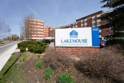 Exterior view of Lakehouse Healthcare and Rehabilitation Center