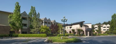 Exterior view of Delmar Gardens of Gwinnett senior living facility