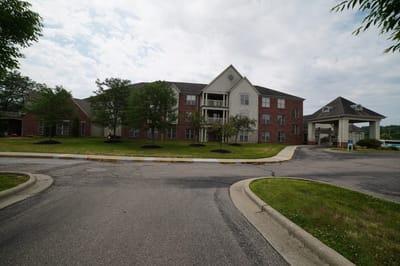 Exterior view of the Bridgeway Pointe facility building