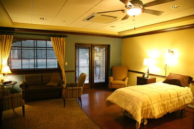 Well-equipped resident room with cozy furnishings