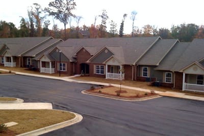 Exterior view of Chastain Manor Apartments