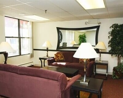 Common area with seating and lamps