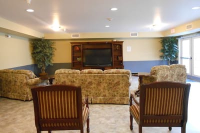 Common area lounge with comfortable seating