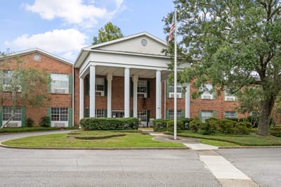 Exterior view of the Gordon Oaks Senior Living Community
