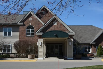 Front entrance of Covenant Living building