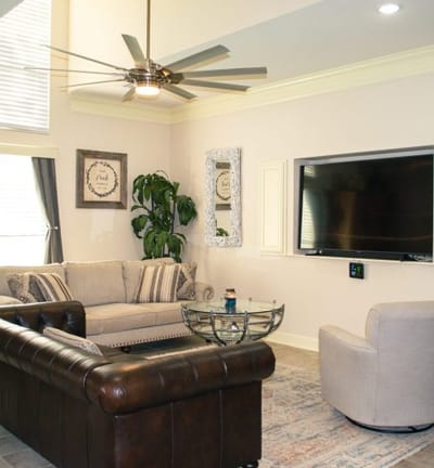 Bright and inviting common area with comfortable seating